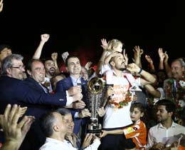 Adanaspor, ampiyonluk kupasn ald