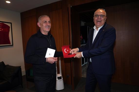 Orjinal boyutlar� i�in t�klay�n�z