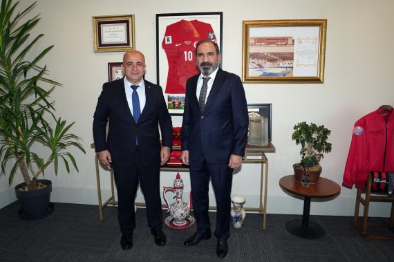 Orjinal boyutlar� i�in t�klay�n�z