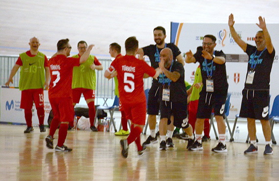 Down Futsal Milli Takmmz yar finale ykseldi