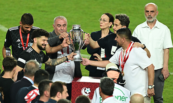 Nesine 2. Lig'e Yükselen A.E Kahramanmara stiklal Spor Kupasn Ald