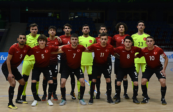 Futsal U19s beat Azerbaijan: 5-3