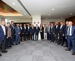 Parlamenterler Futbol Takımından Başkan Büyükekşiye ziyaret