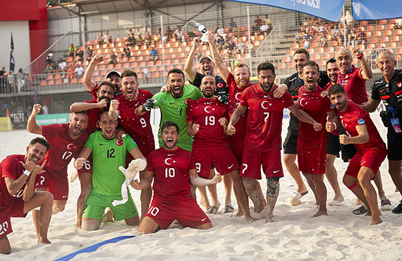 Plaj Futbolu Milli Takmmz, Danimarka'y 1-0 malup etti
