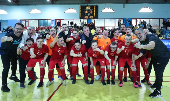 Down Sendromlu Futsal Mill Takmmz Finalde