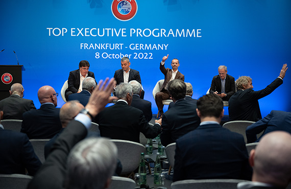 Hamit Altntop ve Kadir Karda, UEFA TEP Toplants’na katld 
