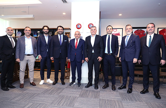 Turkcell Genel Mdr Murat Erkan'dan Bakan Mehmet Bykeki'ye ziyaret