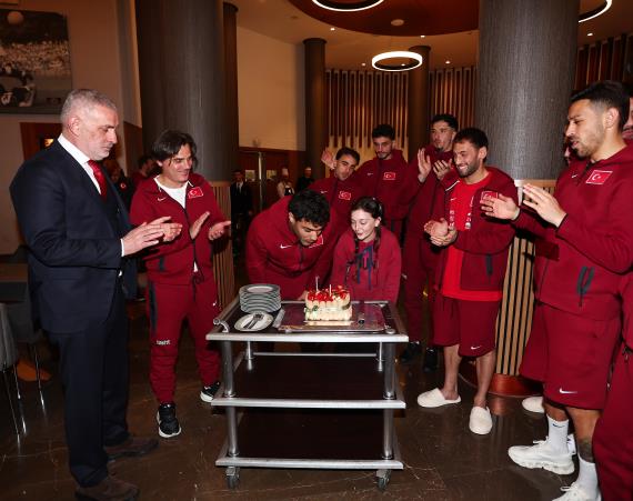 Orjinal boyutlar� i�in t�klay�n�z