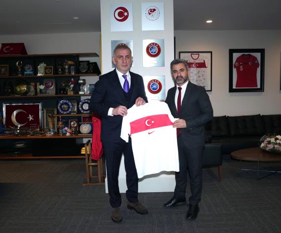 Orjinal boyutlar� i�in t�klay�n�z