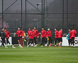 Ay-Y�ld�zl�lar, Romanya Ma��n�n Haz�rl�klar�na Devam Ediyor