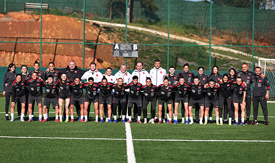 Kad�n A Mill� Tak�m�m�z, �svi�re Ma�lar�n�n Haz�rl�klar�na Ba�lad�