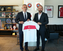 Altay Spor Kulb Yneticilerinden TFF Bakan Hacosmanoluna Ziyaret