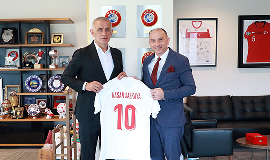 Hasan Sazkaya, TFF Bakan Hacosmanolu'nu Ziyaret Etti<br>