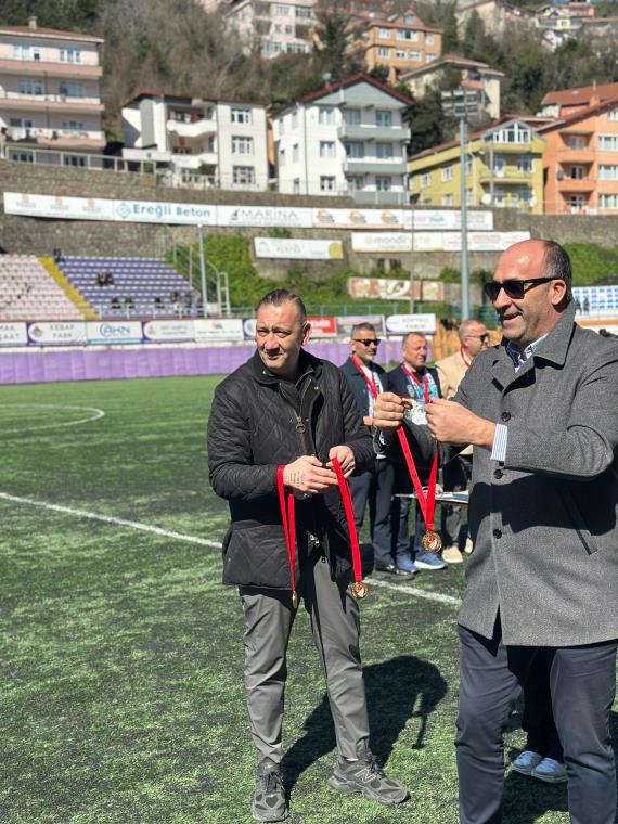 Orjinal boyutlar� i�in t�klay�n�z