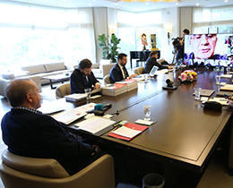 Cumhurbakan Erdoan, zdemir ve A Milliler ile video konferansla grt