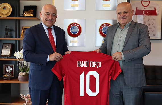Hamdi Topçu'dan, Bakan Mehmet Büyükeki'ye ziyaret