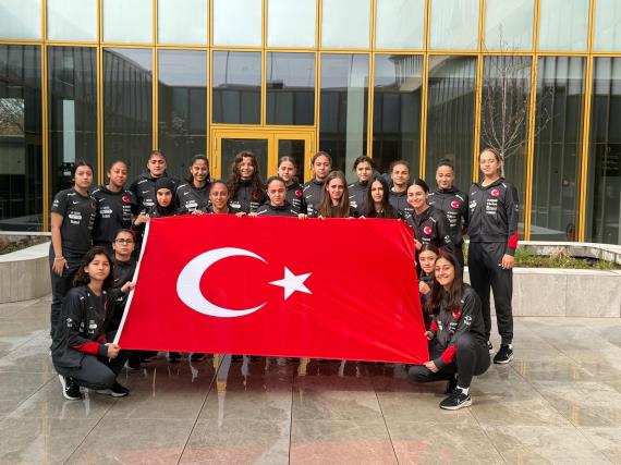 Orjinal boyutlar� i�in t�klay�n�z