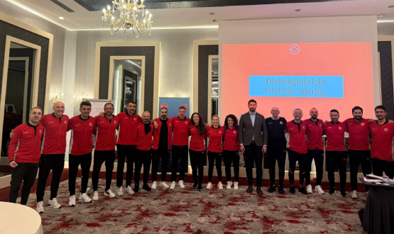 UEFA Pro Lisans Kursu 5. Mod�l E�itimi Tamamland�