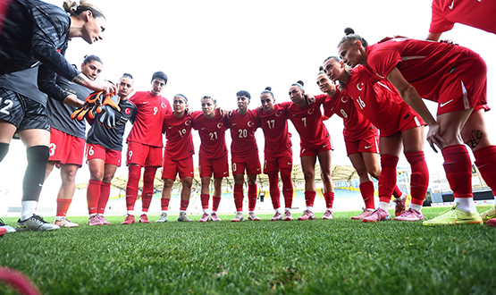 Kadn A Mill Takmmz Arnavutluk ile Karlayor