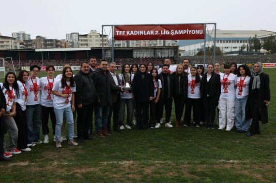 Orjinal boyutlar� i�in t�klay�n�z