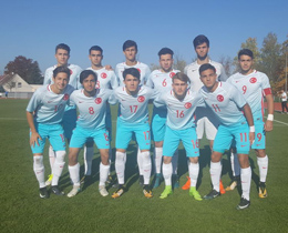 2001 doumlu U17 Milliler, Ermenistan 4-0 yendi