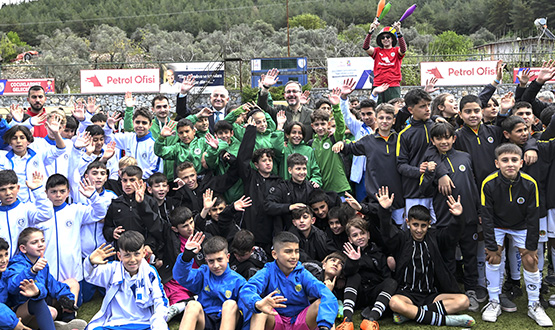 Uluslararas U12 zmir Cup Turnuvas'nn Açl Töreni Yapld