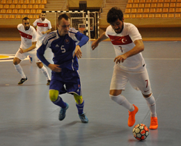 Futsal Milli Takm, Slovakyaya 8-1 yenildi