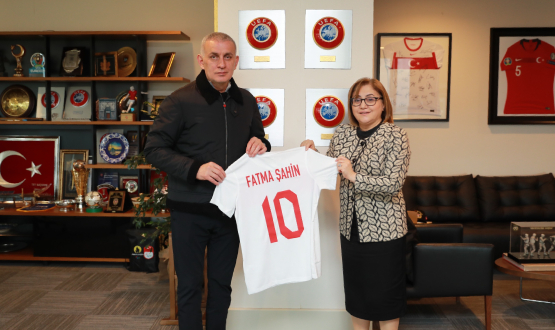 Fatma ahin'den TFF Bakan Hacosmanolu'na Ziyaret