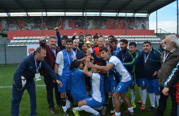 zel Sporcular Futbol Ligi'nde ampiyon Kocaeli Nuh imento