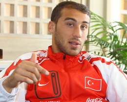 Cenk Tosun: "Futbol benim akm"