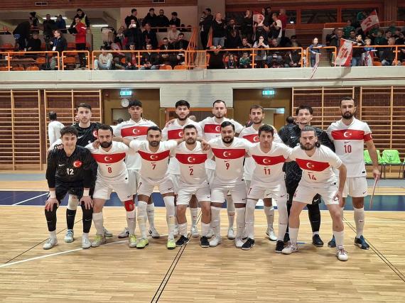 Orjinal boyutlar� i�in t�klay�n�z