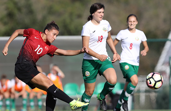 U19 Kadn Milli Takm, Bulgaristan' 5-0 yendi