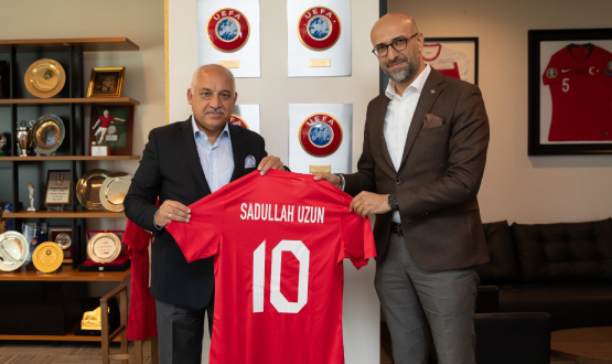 Sadullah Uzun ve Alphan Manas'tan TFF Bakan Mehmet Bykeki'ye Ziyaret