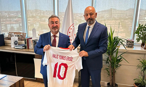 mer Grsoy'dan Genlik ve Spor Bakan Yardmcs Ersz'e Ziyaret