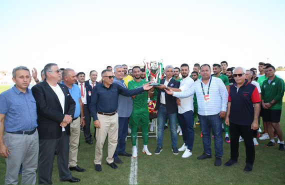 Serik Belediyespor kupasn ald