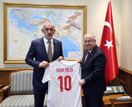 TFF Ba�kan� Hac�osmano�lu�ndan Mill� Savunma Bakan� G�ler�e Ziyaret