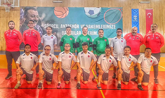 Down Sendromlular Futsal Milli Takmmz, Kocaeli'de Kampa Girdi