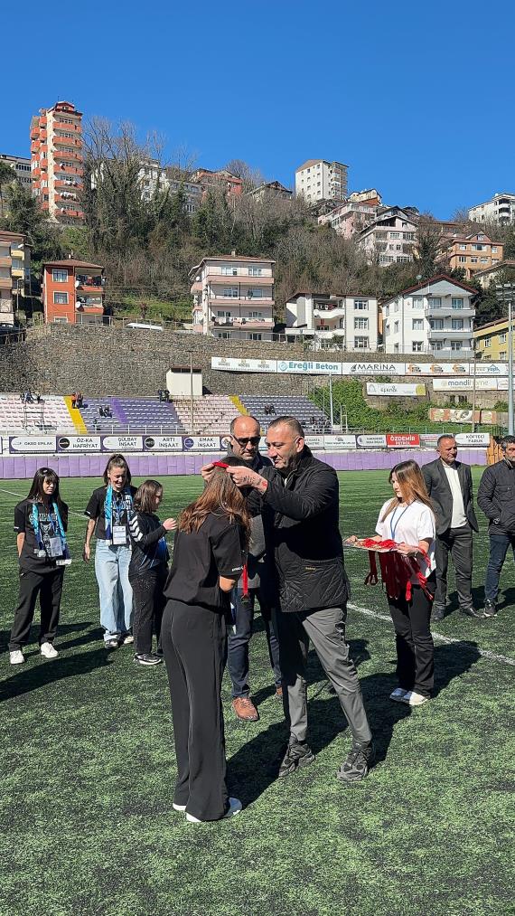 Orjinal boyutlar� i�in t�klay�n�z