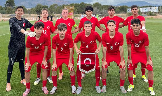 U14 Mill� Tak�m�m�z, Birle�ik Arap Emirlikleri'ni 1-0 Ma�lup Etti