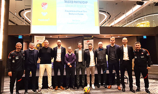 Futbol Akademi Projesi'nde Ya Grubu Antrenr Eitimleri Balad