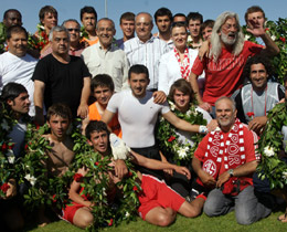 2008-09 Sezonu PAF Ligi ampiyonu Antalyaspor