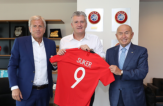Hrvatistan Futbol Federasyonu Bakan Suker'den zdemir'e ziyaret
