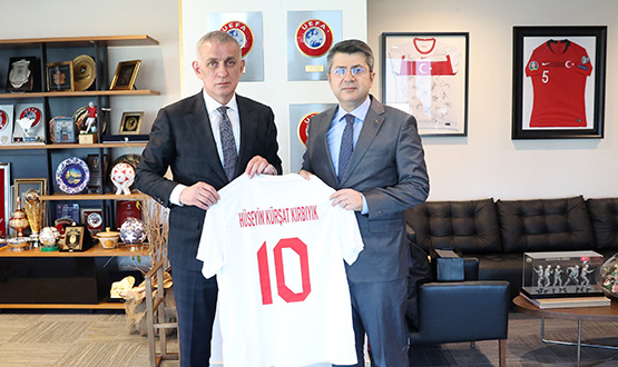 Bakan Yardmcs Krbyk, TFF Bakan Hacosmanolu'nu Ziyaret Etti