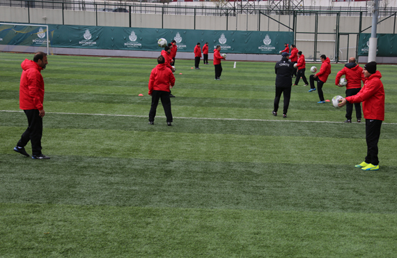 6-13 Ya Grubu ocuk Futbolu Eitimi stanbul'da yapld