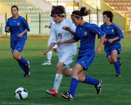 U19 Bayan Milliler, Moldova�y� 5-0 yendi