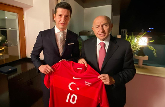 Trkiye-Srbistan resmi ma yemei dzenlendi