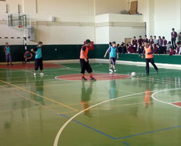 Mu HiF Anadolu retmen Lisesi Futsal Turnuvas devam ediyor