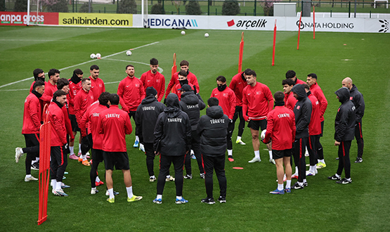 A Mill� Tak�m'da Kosova Haz�rl�klar� H�z Kesmiyor