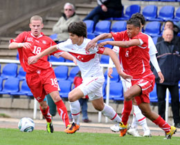 U17s beat Switzerland: 2-1