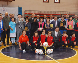 zel Sporcular Futsal ampiyonas Alanyada balad